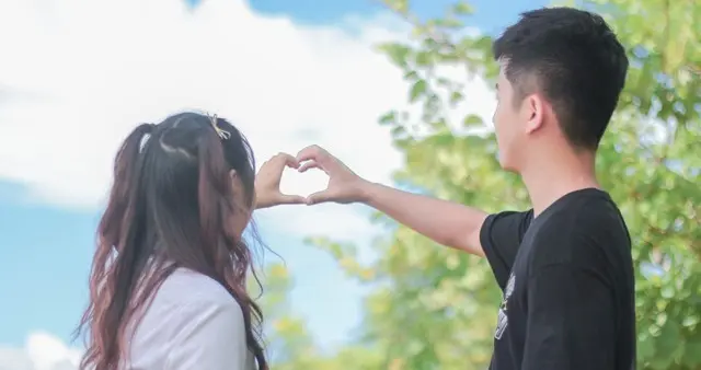 有一种爱，不适合做夫妻，反而还更长久些