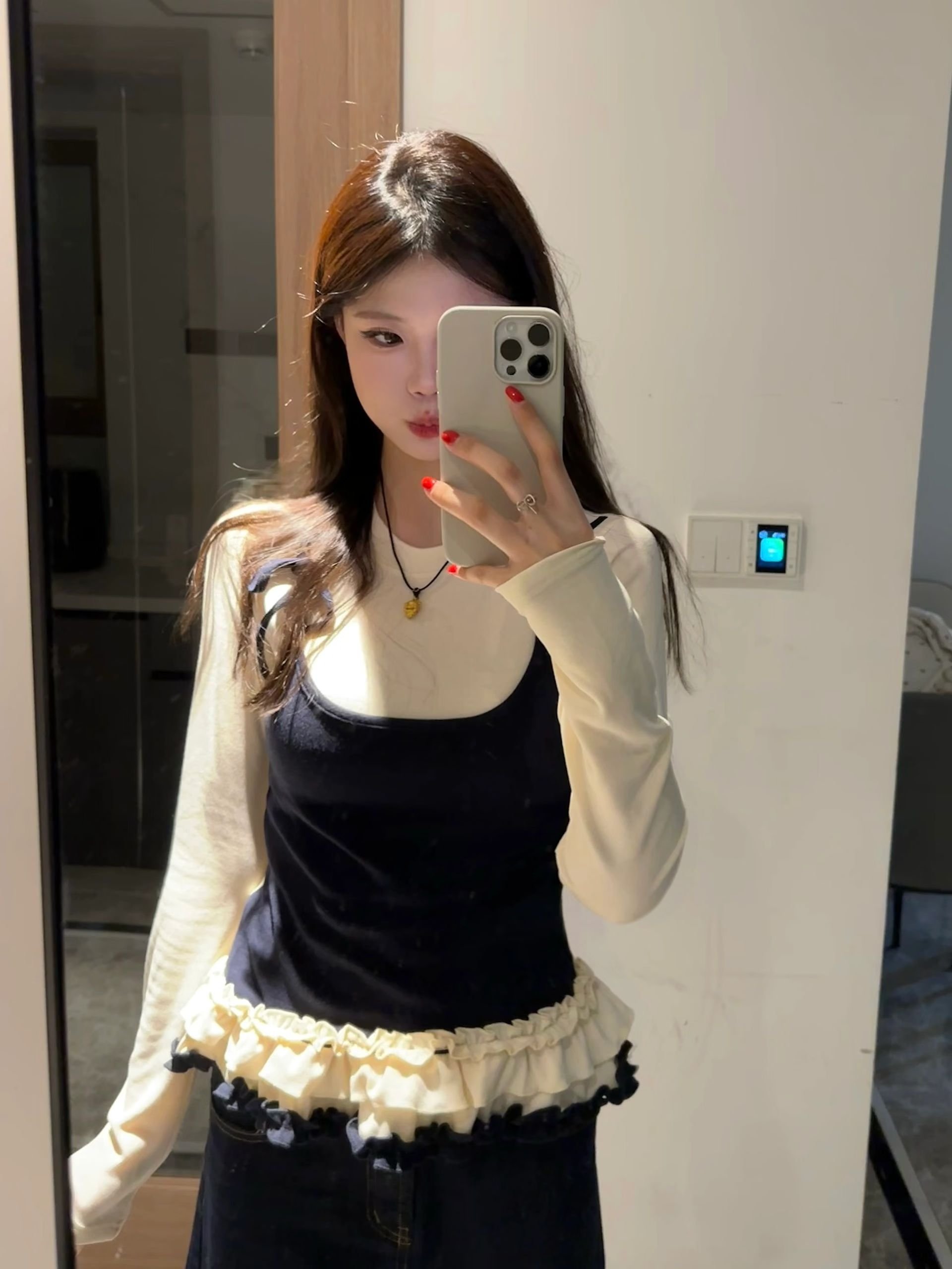 藏蓝色假两件吊带长袖t恤女早春修身短款打