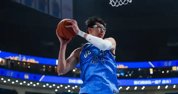 男篮三消息！两后卫21中2，高诗岩命中率开挂，周琦罚球大反转