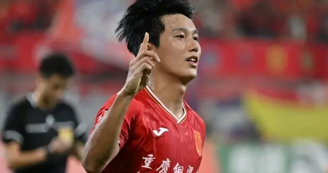 青岛海牛VS重庆铜梁龙首发阵容出炉：4外援PK3外援！向余望替补席