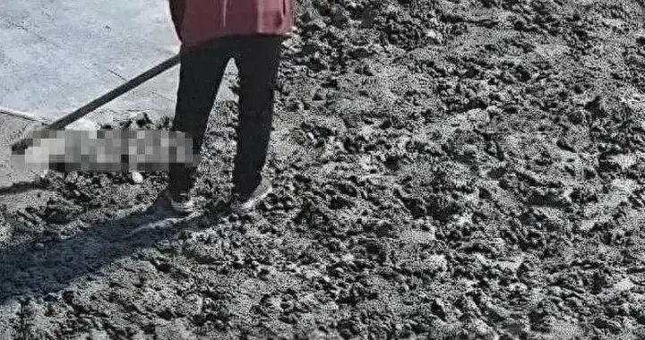 高龄不是挡箭牌！湖南村路被毁后，老太太儿女面临赔偿