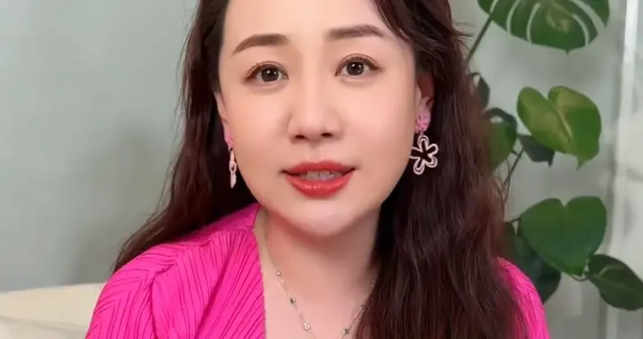 45岁关凌被误诊后崩溃：我的两个孩子这么小，这日子可怎么过