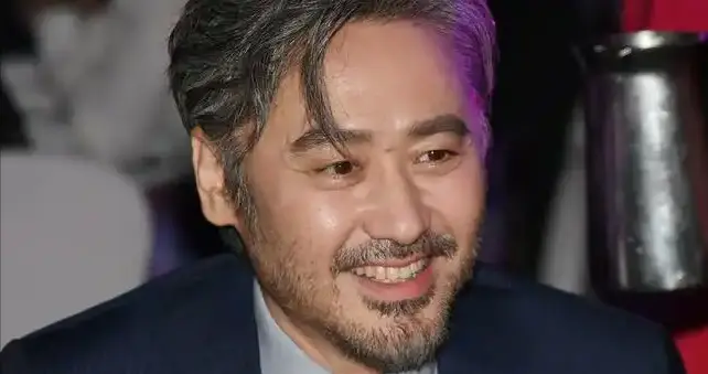 善恶有报，移居英国仅2年，57岁吴秀波再迎噩耗，步入李易峰后尘