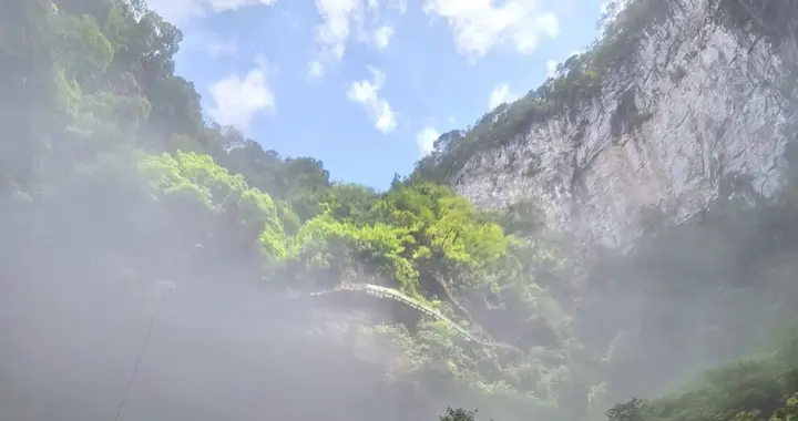 先为自己活，再为别人活；为自己活，才更有能力为别人活。