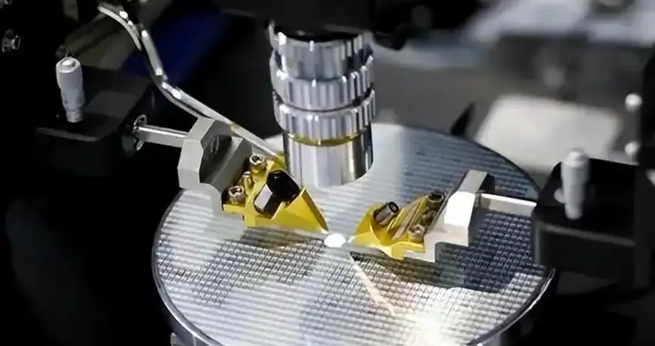 450亿颗芯片停滞！荷兰彻底封锁DUV光刻机，欧媒：垄断玩不下去了