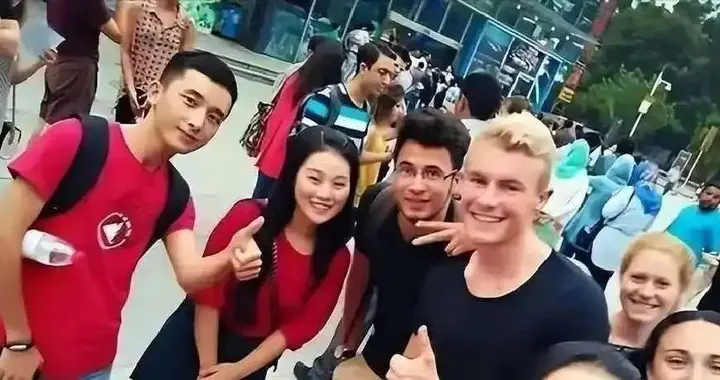 美媒过去的一个惊人发现：来美中国留学生少了，美国华人教授走了