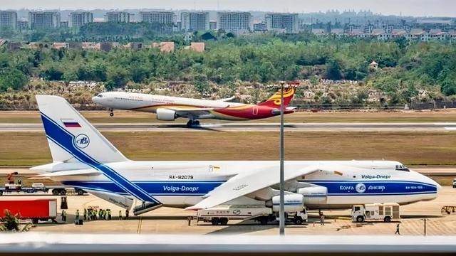 慕然初心：近日，有网友拍摄到了安-124