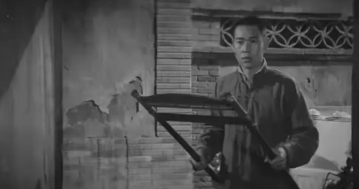 民国“拉车人”的悲惨命运：几乎活不过40岁，一生渴望拥有黄包车