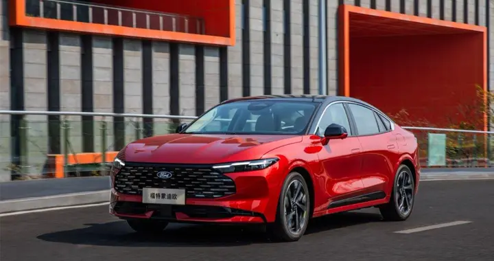 新蒙迪欧实测：15万级值得买的B级车，带全家春游正合适