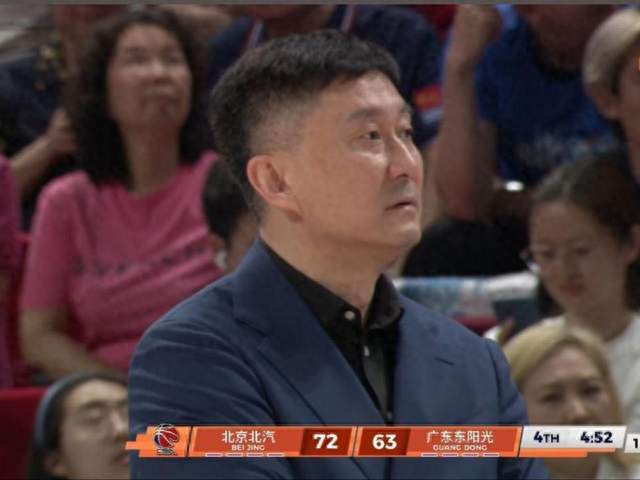广东宏远男篮：连续两季止步八强 杜锋‘无憾论’遭俱乐部声明否定