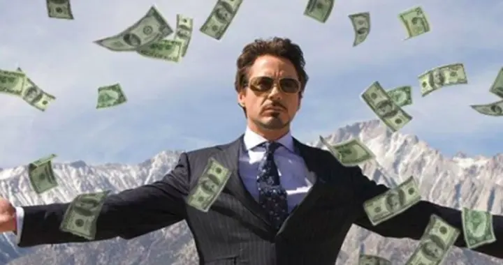 普通人怎样才能挣到一辆兰博基尼？