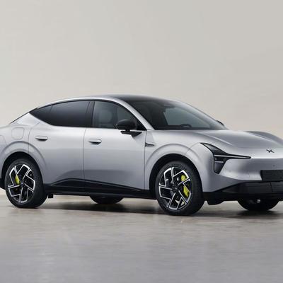 新兴星：小鹏MONA的SUV，车尾标着L