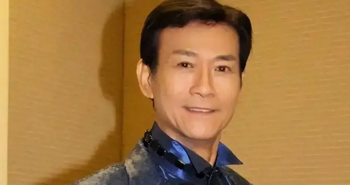 四个女儿全未婚，长女自杀次女抑郁，79岁的郑少秋真的做错了吗？