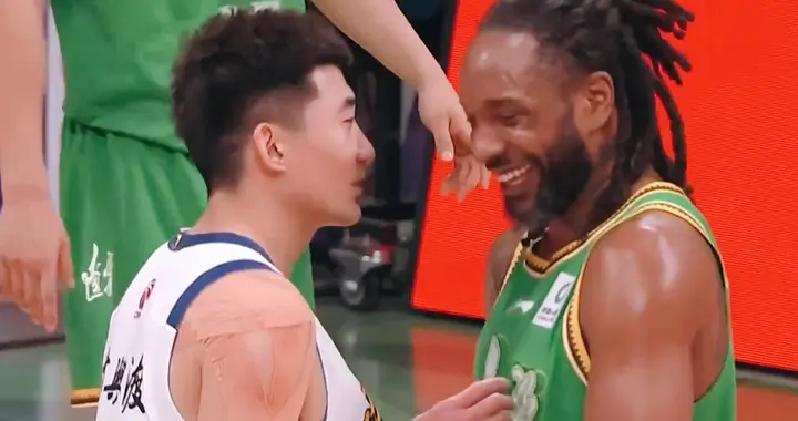 19分狂轰卫冕冠军！威尔斯 2+1辽宁16分掀翻广厦，争议判罚引热议