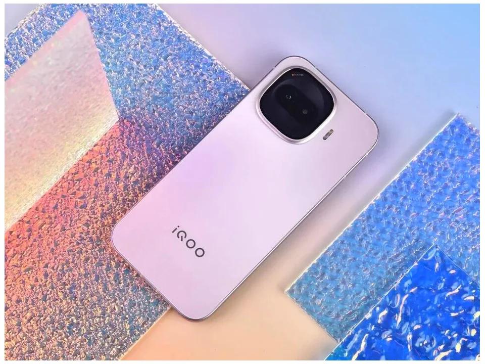 补贴后1899元起，骁龙8 Gen5+7600mAh，iQOO Z11...