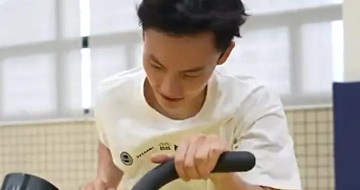 广东最新训练动态！徐杰归队，任骏飞指导，全员强化体能！
