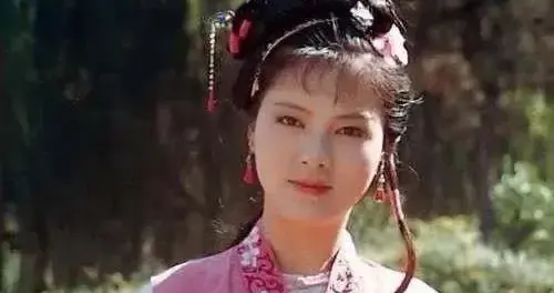 袭人为何放着自由身不要非要做奴才？这个原因才是关键！