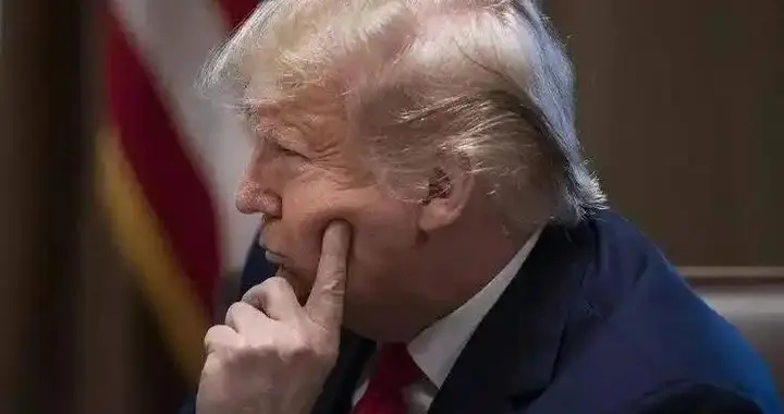 中方奉陪到底！访华迟迟没回复，特朗普掀桌了，要废除中国一地位