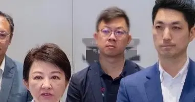 3.3万人投票结果出炉，蓝大咖齐聚，卢秀燕证实一事！郑丽文出手
