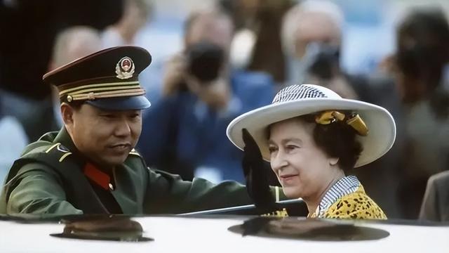 1986年，英女王访华，国家向霍英东借车，霍英东：用完后不用还了