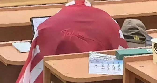 开除不是重点！南京留学生触碰国家底线，回国还有四道坎终身难过