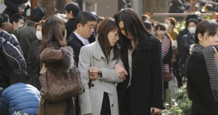 从纸醉金迷到现实残酷，泡沫破灭后日本大学生是怎么渡过的？