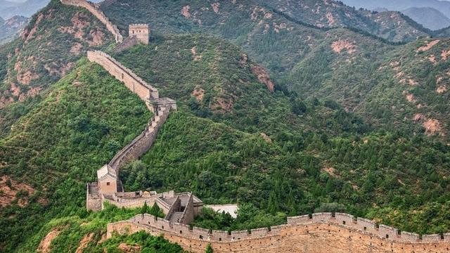 为什么越来越多的人选择待在家中，而不去旅游？