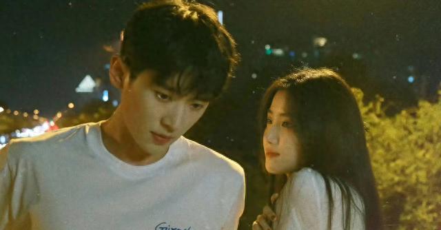 有一种尴尬叫“女配艳压”！今年两大热剧，女主熄火，女配都爆了