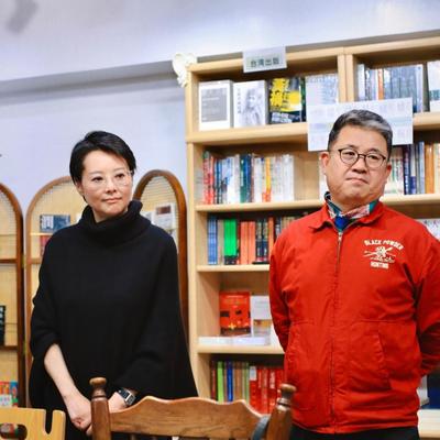 夜樱小录：54岁袁立现身日本东京一间华人