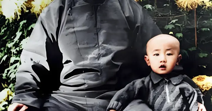 老照片：三毛与荷西、八路军丰富的胜利会餐、清宫大总管含饴弄孙