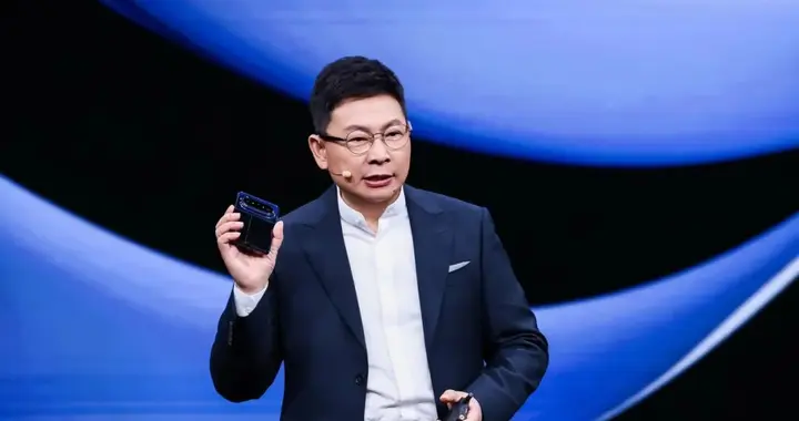 展开即似平板，折叠即是掌机！华为发布大阔折HUAWEI Pura X ...