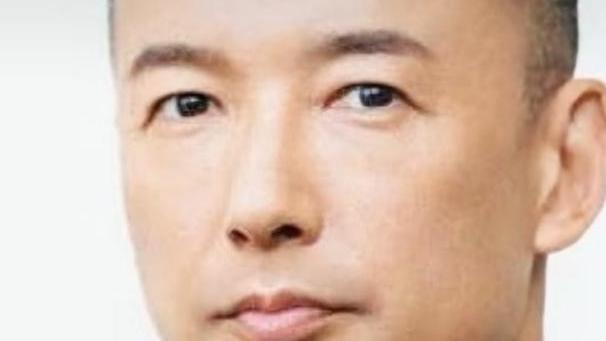 阿国侃史：日本议员山本太郎在国会上公开表