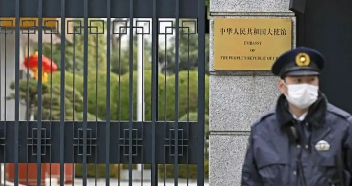 中方未收道歉，日本自卫官被转移，沉默24小时后小泉进次郎发文