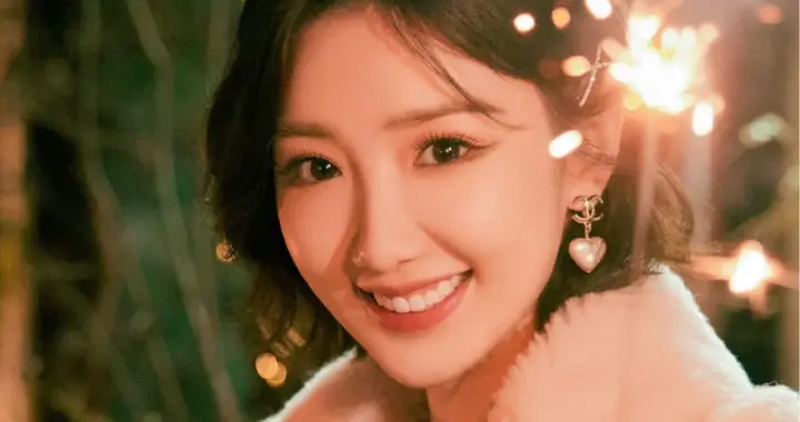 美女壁纸-第6659期-毛晓彤