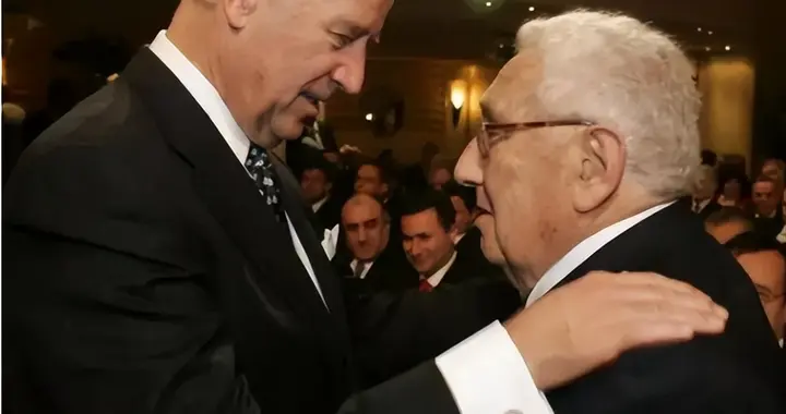 特朗普还是走到了这一步，失去基辛格的美国，连流氓都当不明白了