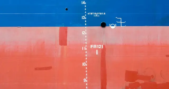 船舶载重线与吃水核心标志