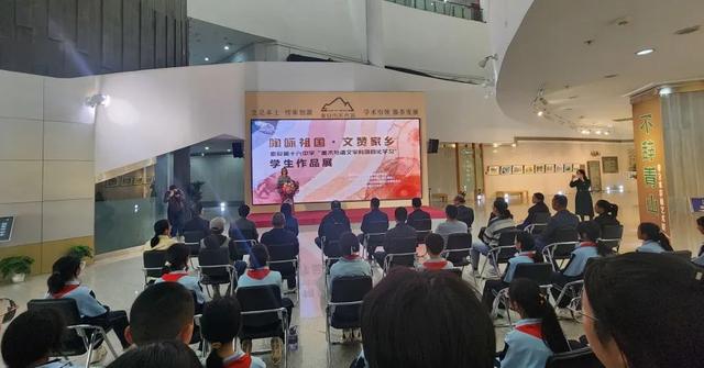 泰安第十六中学美术与语文学科项目化学习作品展在市美术馆开幕