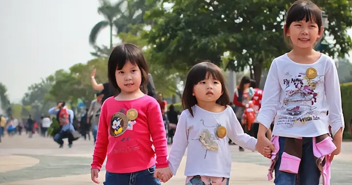 发现一个现象：有的父母不是在为自己养女儿，而是在为别人养儿媳