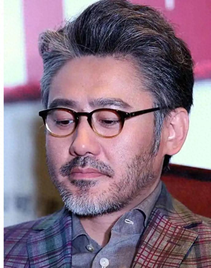 隐忍 4 年终反击，陈露发声解开 3 大谜团，原来霍尊和吴秀波是一类人