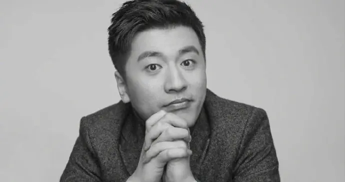 42岁张雪峰猝死，最魔幻的不是讣告，而是AC米兰的悼念