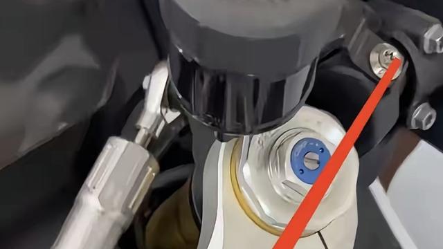 清爽云朵P：一辆没骑过一公里的摩托车，卖