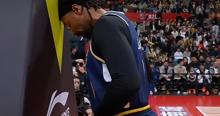 打得不错！广东战北控，萨林杰已砍25+10，萨姆纳35分