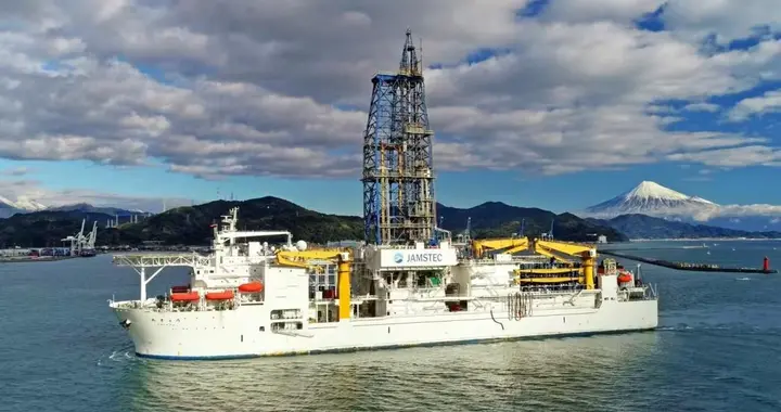 太打脸了！日本从海底挖出两罐稀土，还没高兴两天，就被中方打假