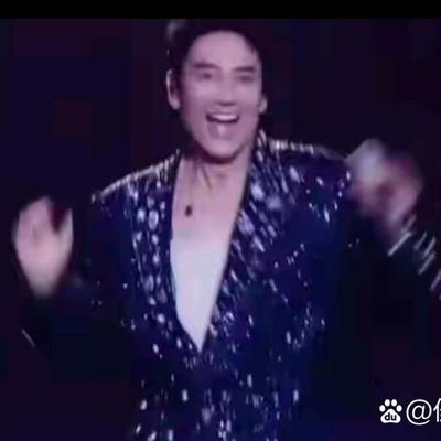 海珍娱乐：2026年西湖暮色中，55岁的