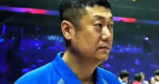 国家队主教练临场指挥暴吼队员，情绪失控，真不应该啊！