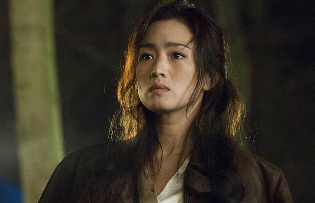 巩俐：嫁70岁法国老头，甘愿做对方第四任妻子，她在追求什么？