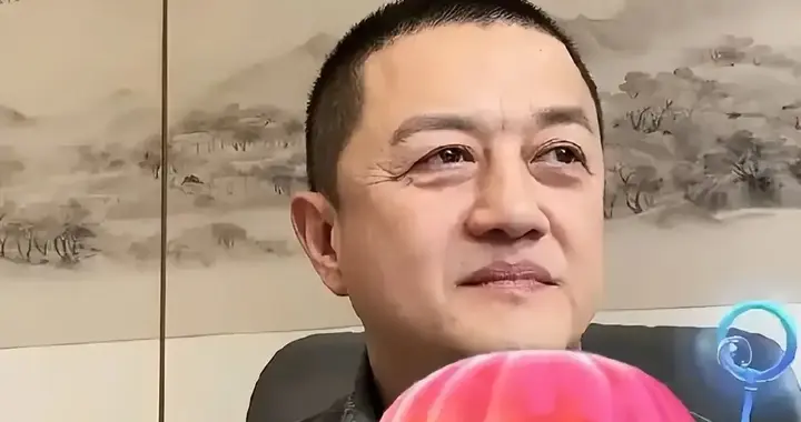 李亚鹏直播急坏网友！流量送上门接不住，卖壶卖茶没人买