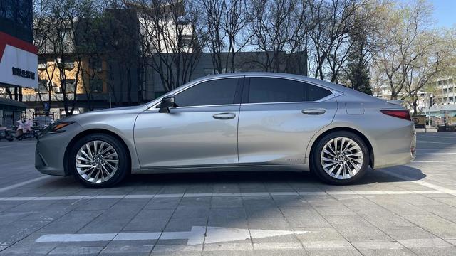 车文驿：开了7年的ES，每次洗完车，还是