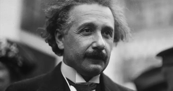 克格勃绝密档案，"燕子学校"训练惊人，爱因斯坦身边竟藏苏联线人