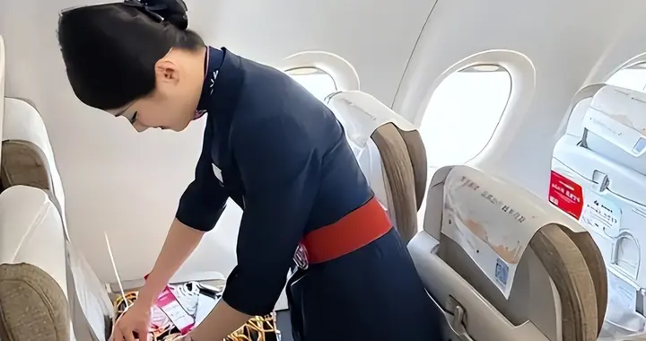 东方航空就空姐道歉事件正式报警！欧姓男乘客这次要为自己买单！
